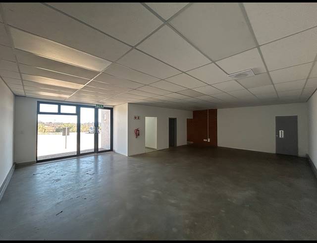 676M² WAREHOUSE TO LET IN CLAYVILLE